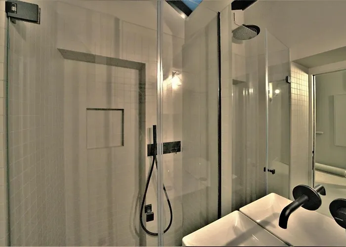 Le Nuage - Design A Triangle D'or *